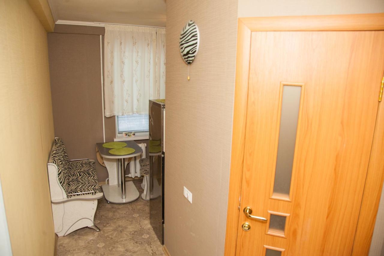 1 room apart on str. Ukrainskaya 34 Zaporizhia Exteriör bild