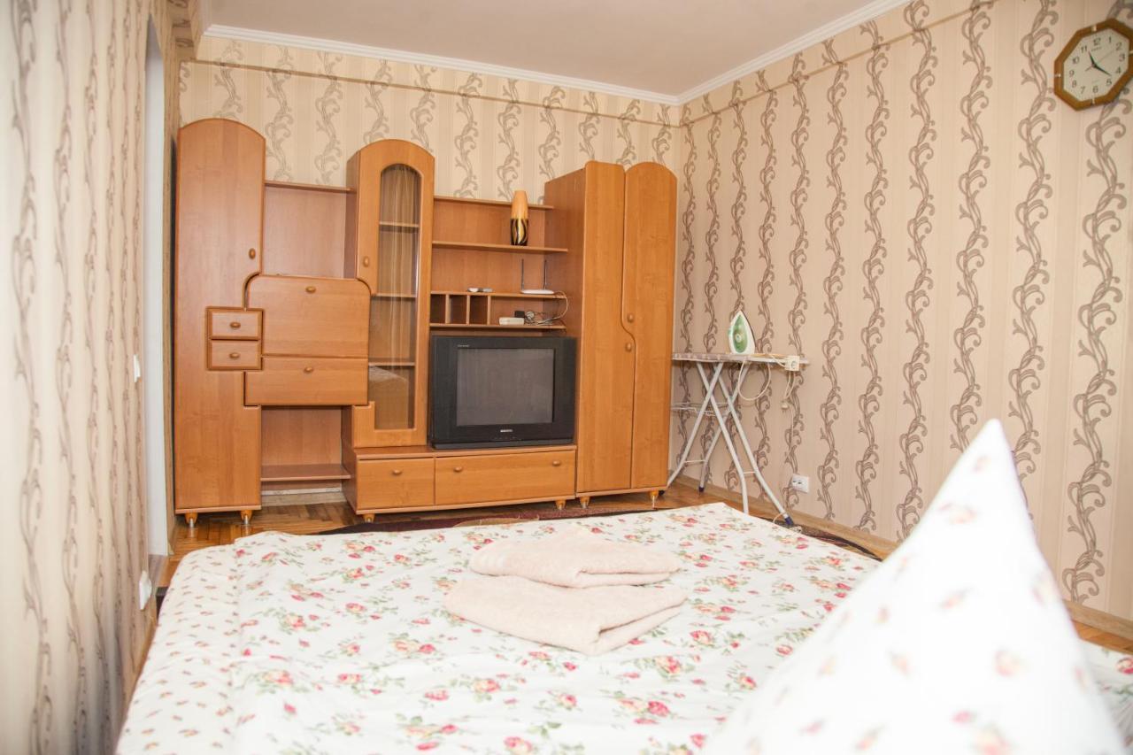 1 room apart on str. Ukrainskaya 34 Zaporizhia Exteriör bild