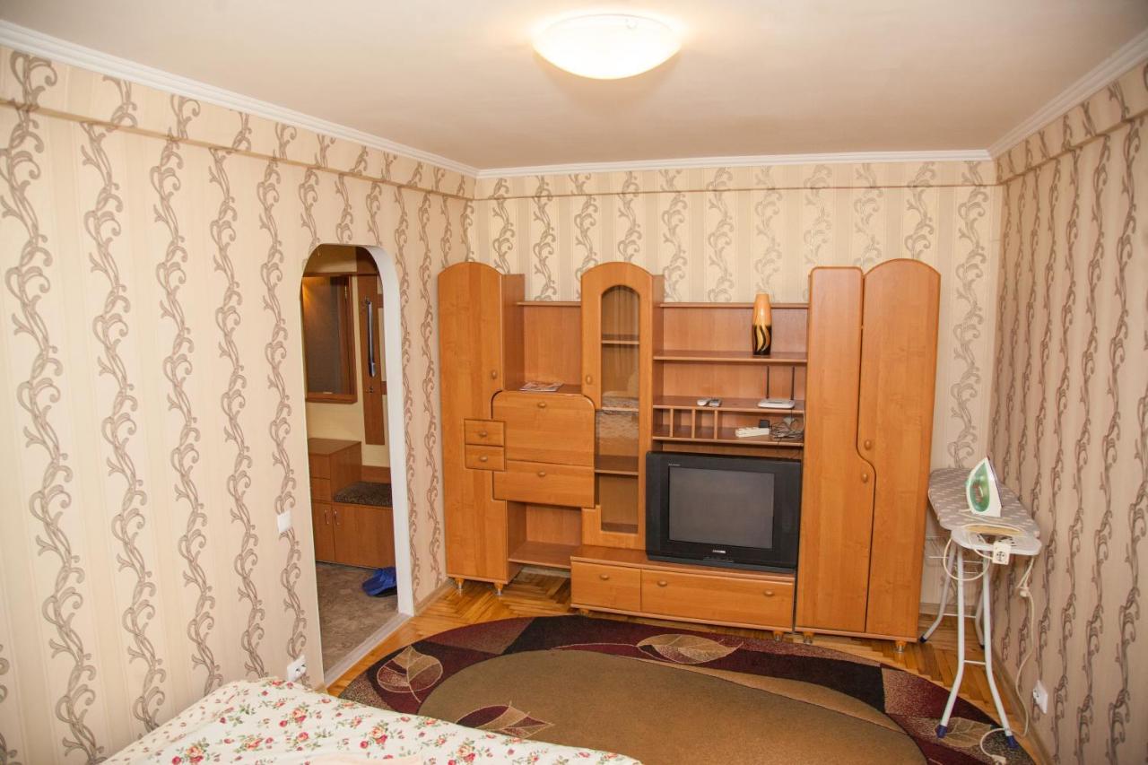 1 room apart on str. Ukrainskaya 34 Zaporizhia Exteriör bild